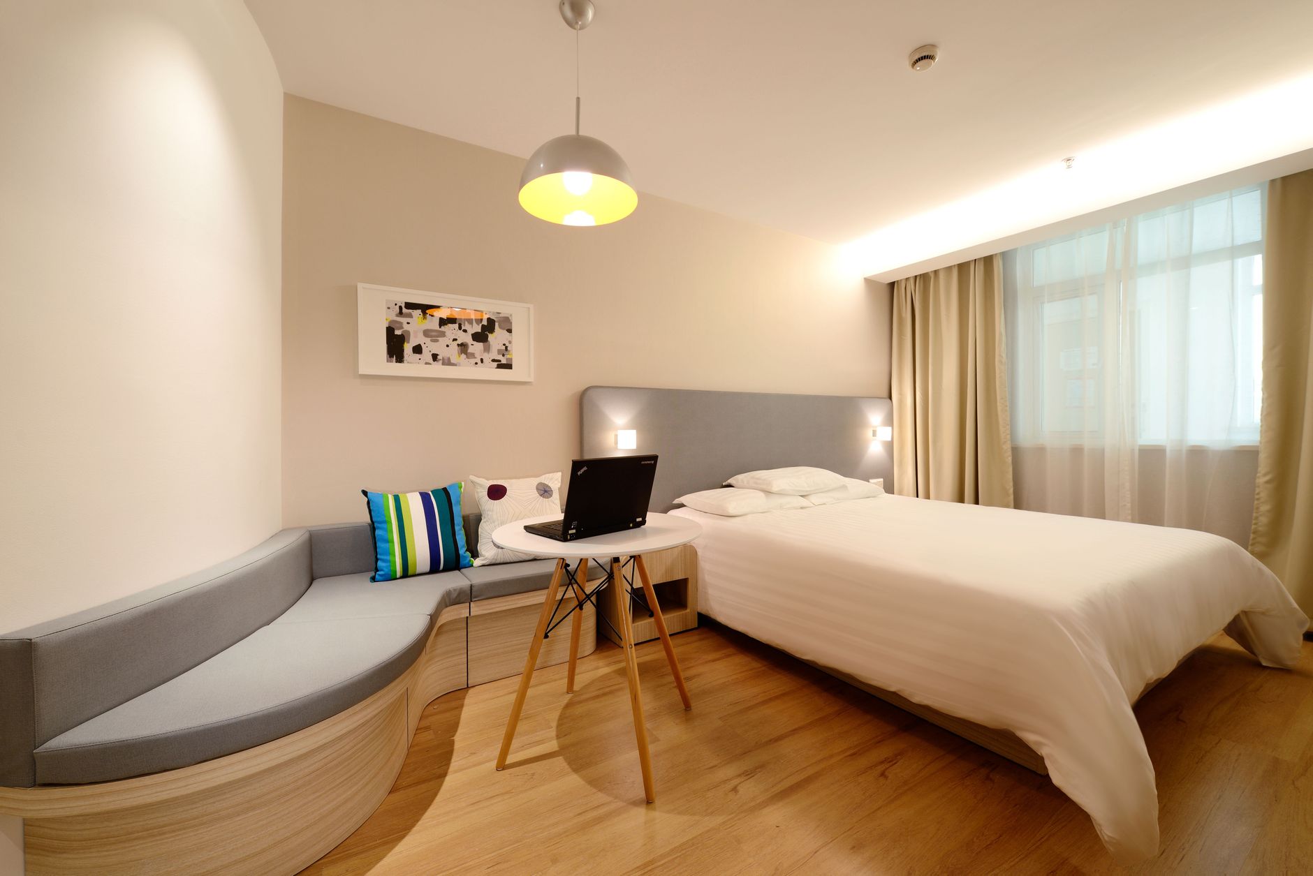 Effortless Apartment Cleaning in Hamburg: Quick Reset Before Guests Arrive
