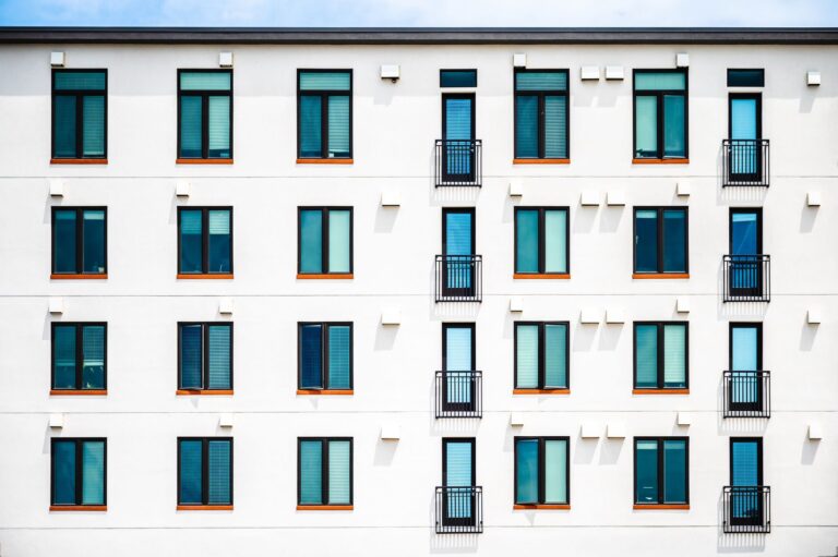 Preparing Your Rental Apartment for Window Cleaning in Hamburg