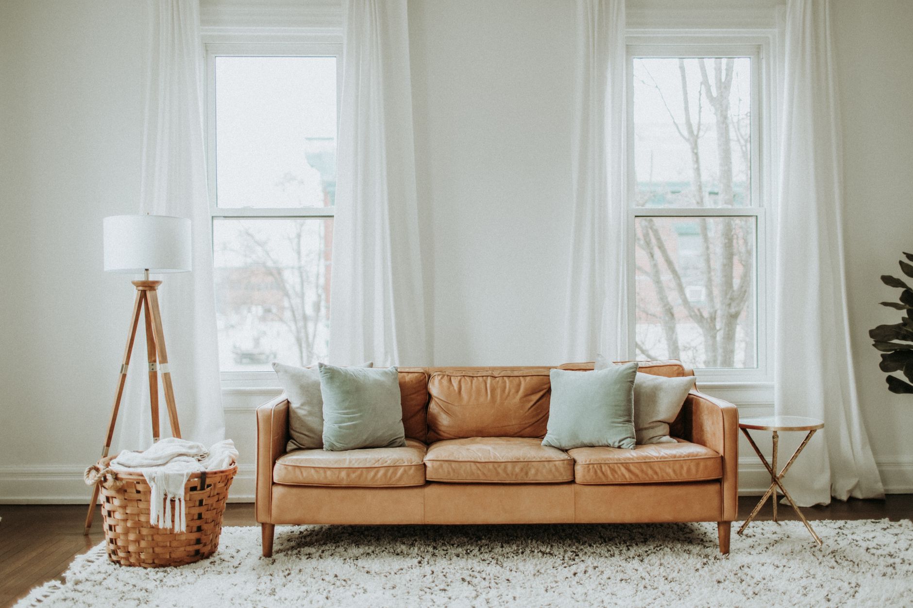 Revitalize Your Sofa: Essential Cleaning Tips for Hamburg Homes After Winter